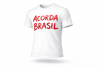 Mockup 3D da camiseta branca com a frase Acorda Brasil em vermelho no peito, em duas linhas.