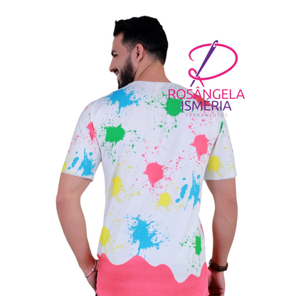 Costas da camiseta off-white com respingos de tinta coloridos e barra ondulada rosa e coral, sem a cruz nem a paleta.